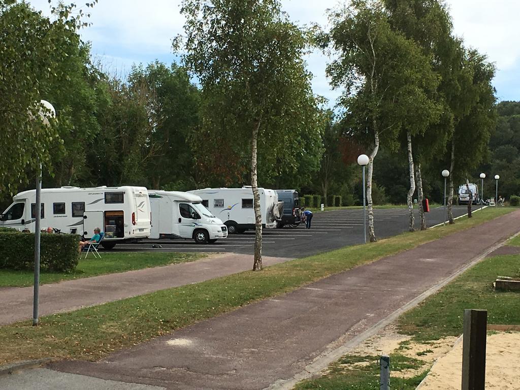 Camping Le Mont Joli Bois Криел-сюр-Мер Екстериор снимка